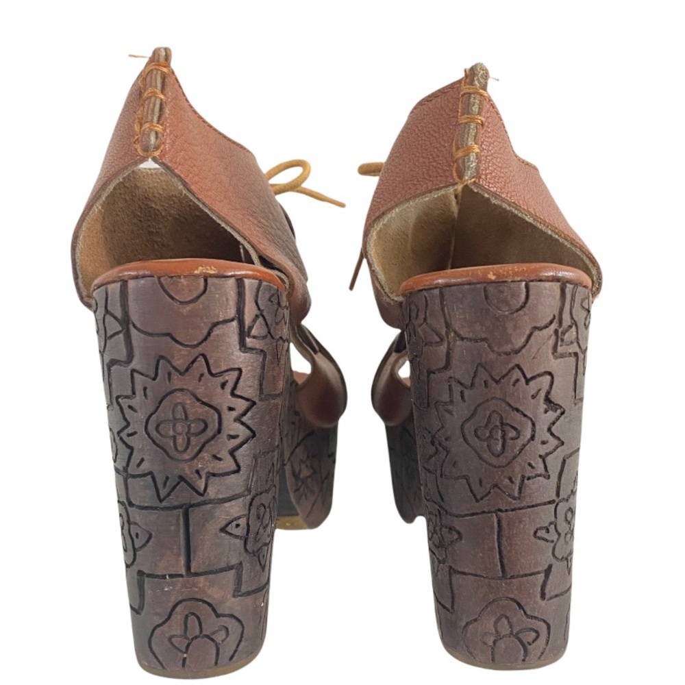 Free People Farrah Whiskey Wooden Etched Eyelet Leather Clogs 38 - Picture 6 of 13